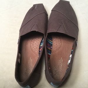 Toms